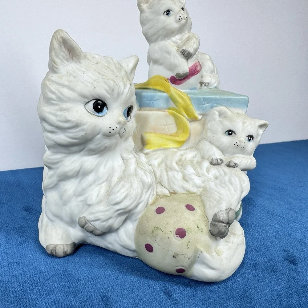 Vintage White Kitten Cat Ceramic Figurine Pastel Cottage Nursery Decor